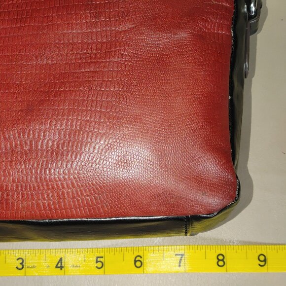 Clarks Red Croc Embossed Leather Crossbody Bag Tassel Accent Striped Lining - Picture 7 of 12